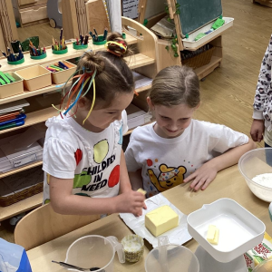 Lerryn Primary School Pupils baking for CIN Lerryn Primary School Pupils baking for CIN