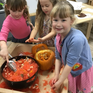 Quethiock Primary School Pupils carving pumpkin Quethiock Primary School Pupils carving pumpkin