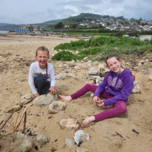 Quethiock Primary School Pupils exploring the beach Quethiock Primary School Pupils exploring the beach